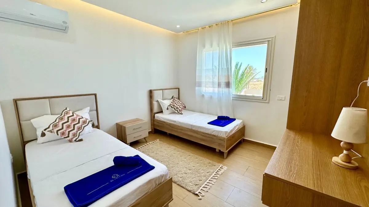 Villa Adam12